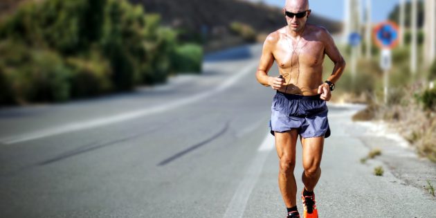 Come vestirsi per correre con il caldo